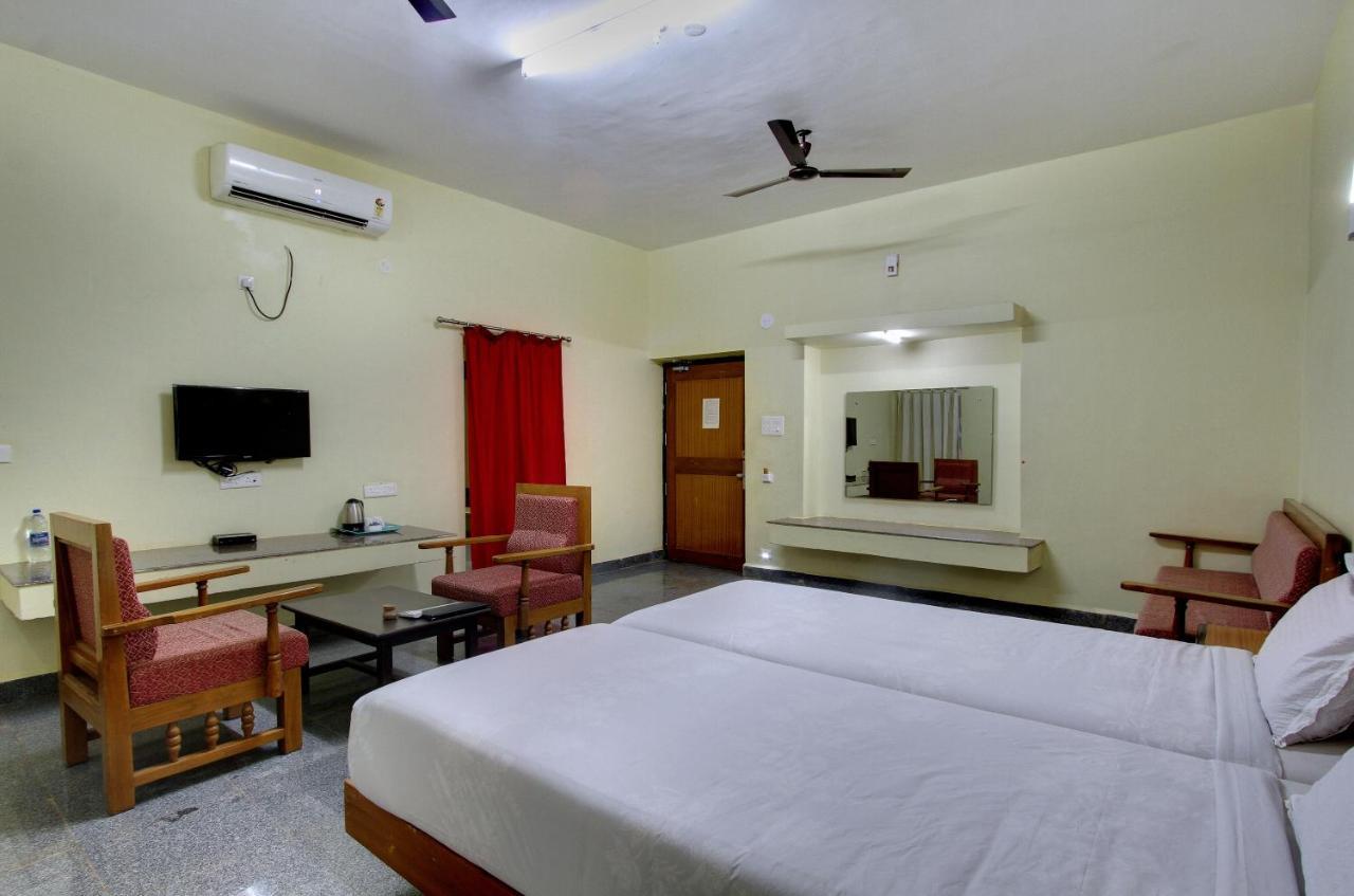 Kanthi Resorts Badami Bagalkot ภายนอก รูปภาพ