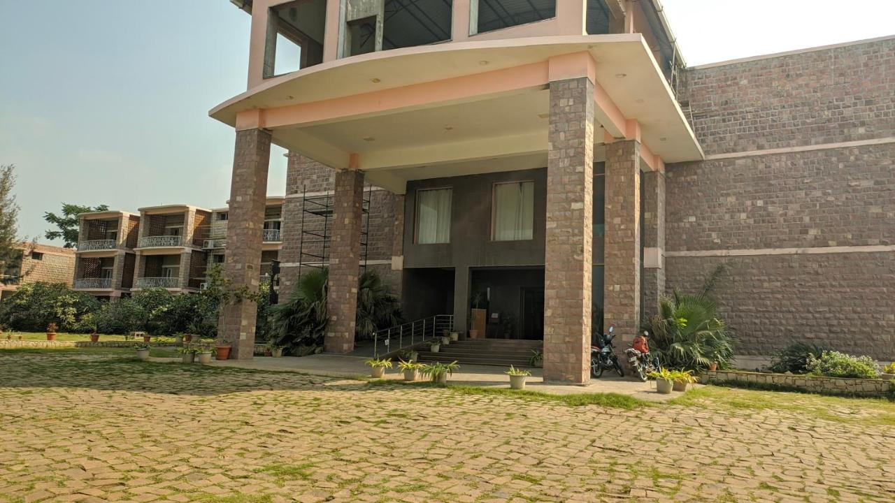 Kanthi Resorts Badami Bagalkot ภายนอก รูปภาพ