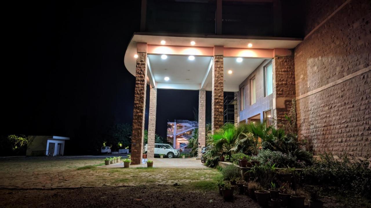Kanthi Resorts Badami Bagalkot ภายนอก รูปภาพ