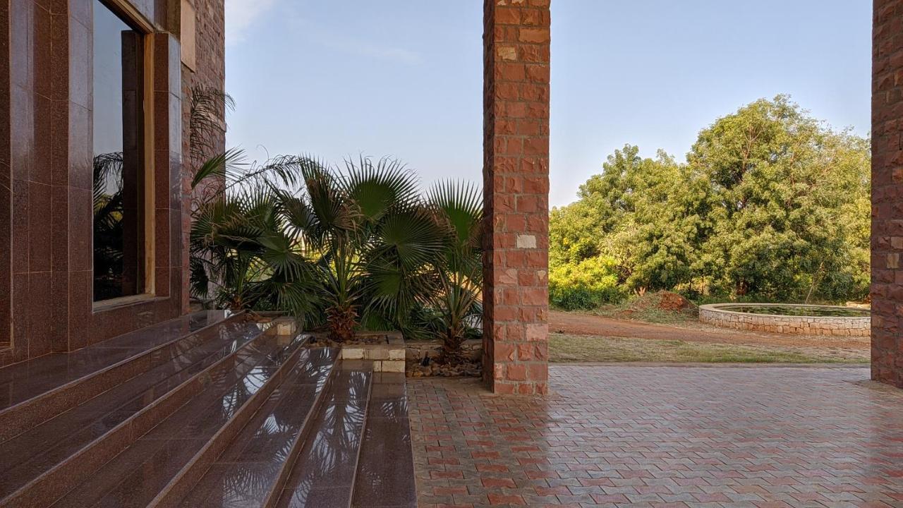 Kanthi Resorts Badami Bagalkot ภายนอก รูปภาพ