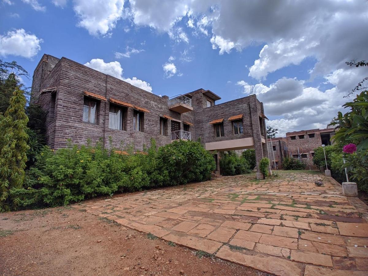 Kanthi Resorts Badami Bagalkot ภายนอก รูปภาพ