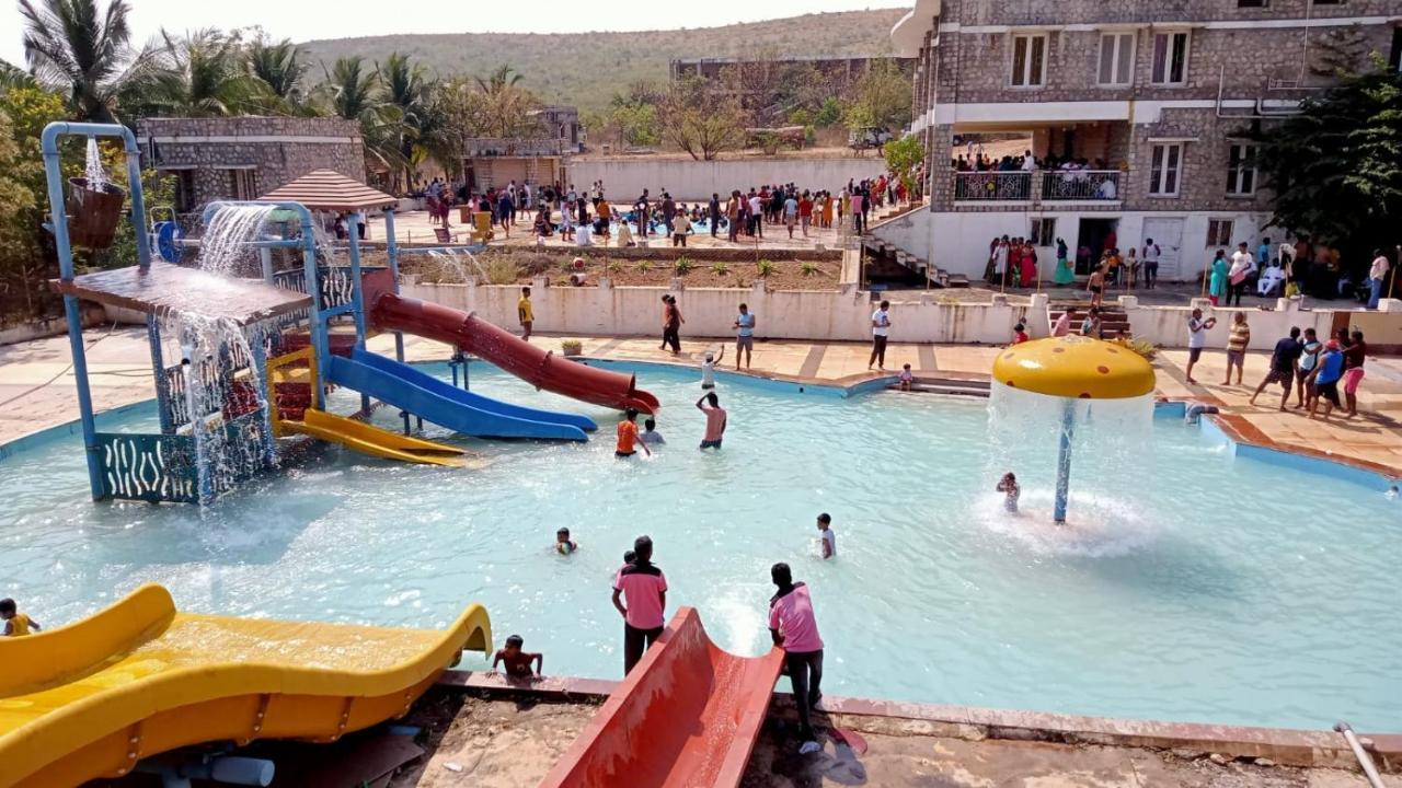 Kanthi Resorts Badami Bagalkot ภายนอก รูปภาพ